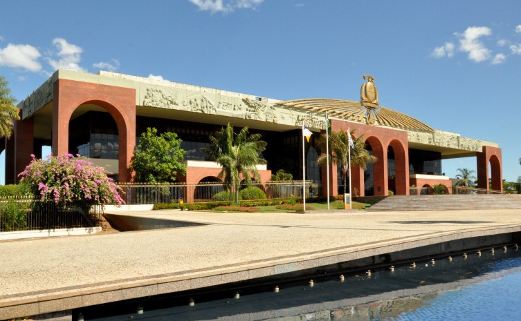 Governador Wanderlei Barbosa determina realização de nova licitação para alimentação em hospitais