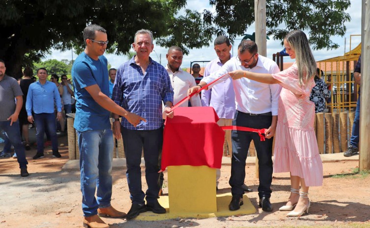 Com recursos do Governo do Tocantins, Praça de Paranã é revitalizada e entregue à população