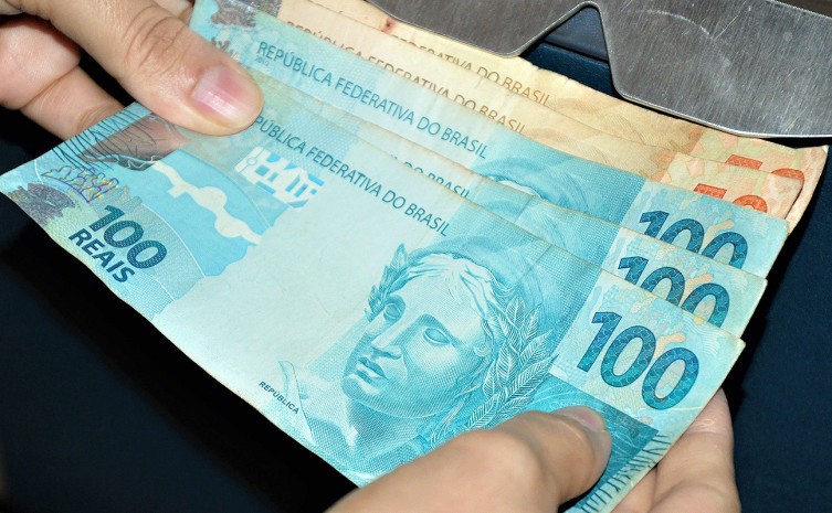 Governo do Tocantins antecipa pagamento de servidores para sexta, 25