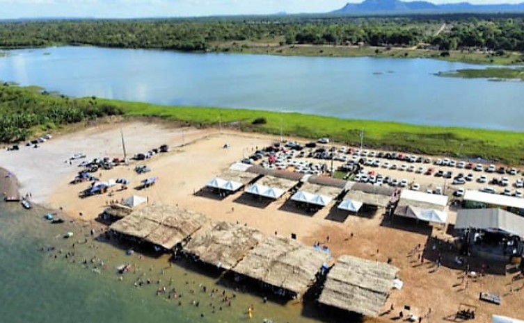 Praia Fila Beach, em Filadélfia, é uma praia permanente com estrutura fixa, que recebe visitas sazonais de turistas de outros municípios, estados e países, a partir do mês de maio a setembro - Foto: Prefeitura de Filadélfia