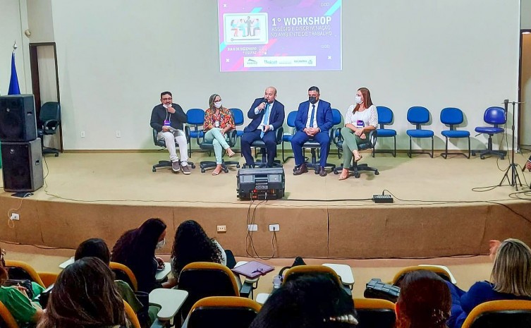 Administração promove Workshop sobre Assédio e Discriminação no Ambiente de Trabalho