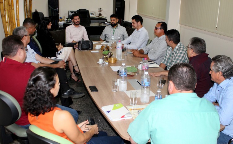 Naturatins debate ampliação do sistema de coleta de embalagens de defensivos agrícolas