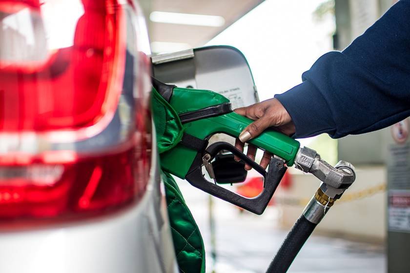 Petrobras anuncia nova redução no preço da gasolina