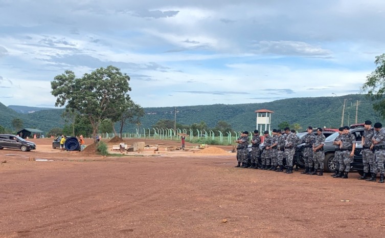 Forças de Segurança desmontam acampamento de manifestantes no QG do Exército nesta segunda-feira, 9