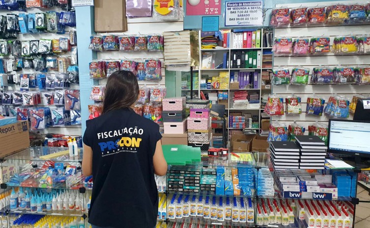 Dúvidas na hora de fazer a matrícula e comprar material escolar? Procon Tocantins divulga orientações para auxiliar consumidores