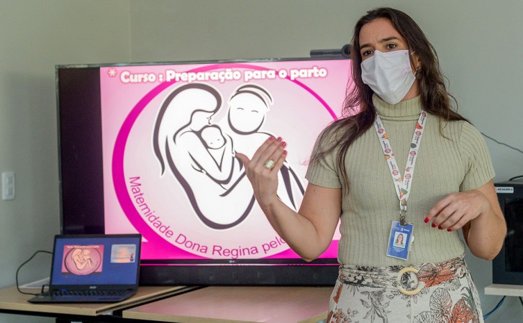 Fisioterapeuta do HMDR e uma das responsáveis pela organização dos cursos, Carolina Barrionuevo - Foto: Raiza Milhomem/Semus Palmas