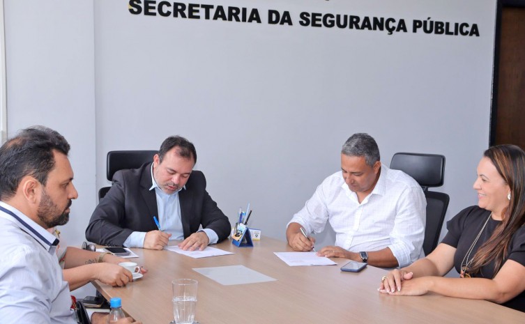 Governo do Tocantins e prefeitura de Bernardo Sayão assinam convênio para implantação do Núcleo de Identificação na cidade