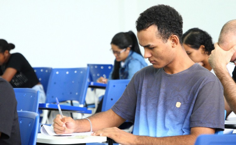 Unitins aplica provas do Vestibular TO Graduado em 12 cidades