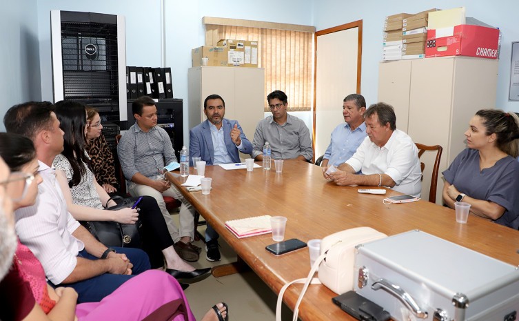 Governador Wanderlei Barbosa reúne-se com médicos do Hospital Dona Regina e determina providências para sanar demandas da unidade