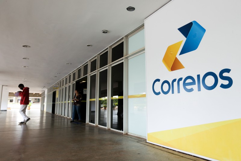 Correios lançam selo em homenagem à flora brasileira