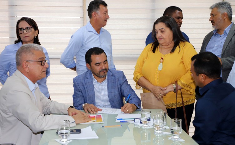 Em reunião com prefeitos, governador Wanderlei Barbosa ouve demandas e destaca ações que beneficiam a população e os turistas no Jalapão
