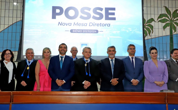 Durante posse do presidente do TCE-TO, Governador Wanderlei Barbosa reforça importância da parceria entre poderes
