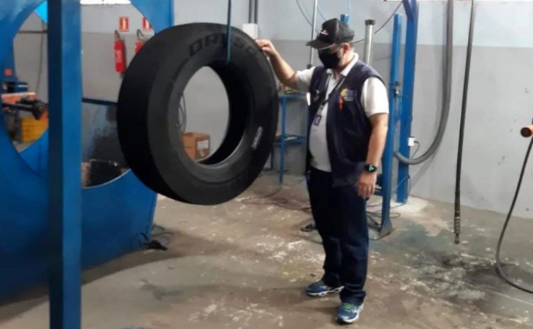 Agência de Metrologia reforça que pneu reformado tem a obrigatoriedade de ter o Selo Inmetro
