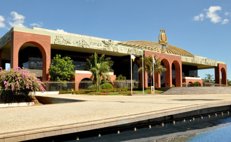 Governador Wanderlei Barbosa decreta ponto facultativo na segunda e terça-feira de carnaval e muda expediente da quarta, 22