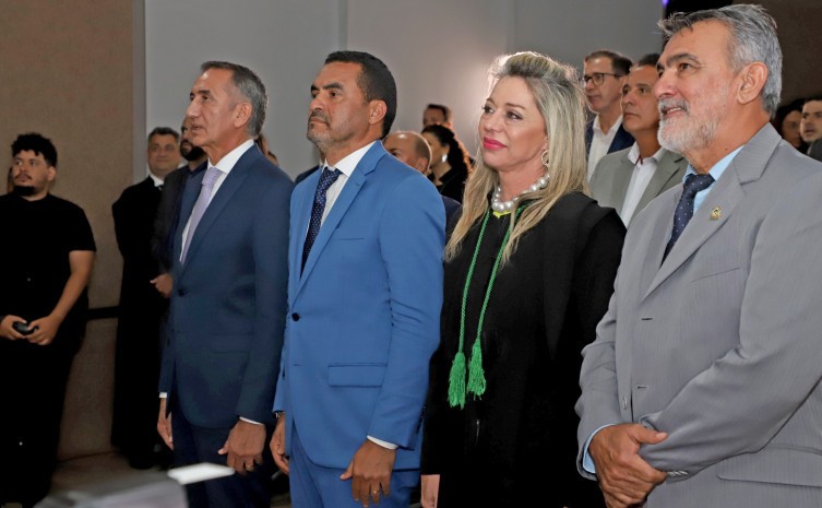 Governador Wanderlei Barbosa destaca bom relacionamento com a DPE-TO na posse de Estellamaris Postal como defensora Pública-Geral do Tocantins