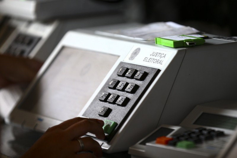 Presidente do TSE apresenta sala de totalização de votos