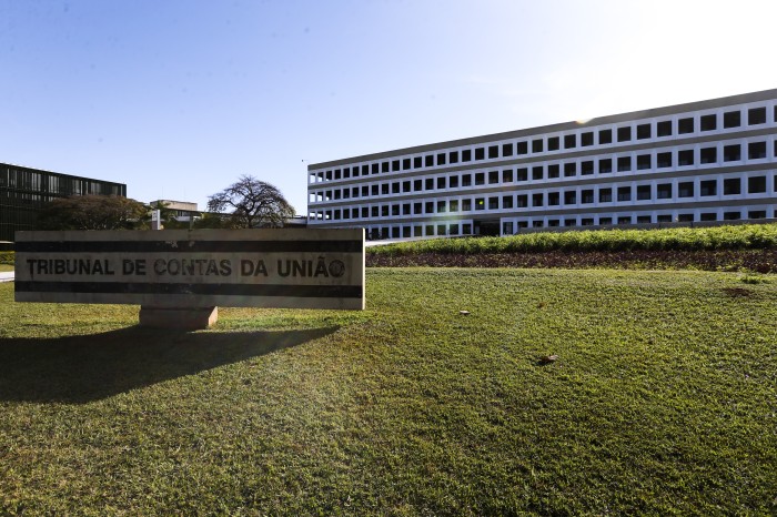 TCU vai auditar presentes entregues a Bolsonaro desde 2019