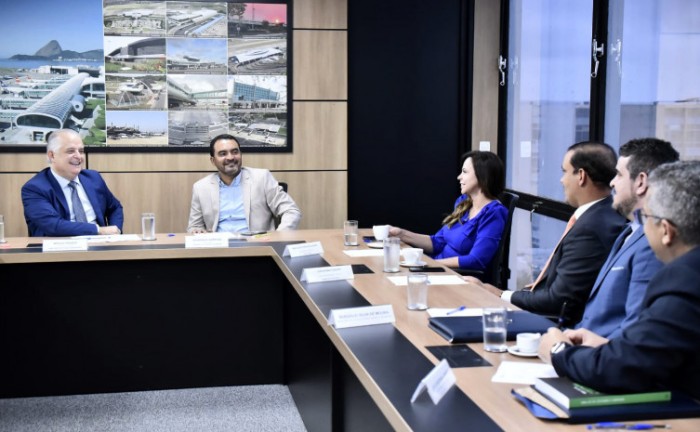 Governador Wanderlei Barbosa busca recursos para construção de novos aeroportos em Gurupi e Araguatins