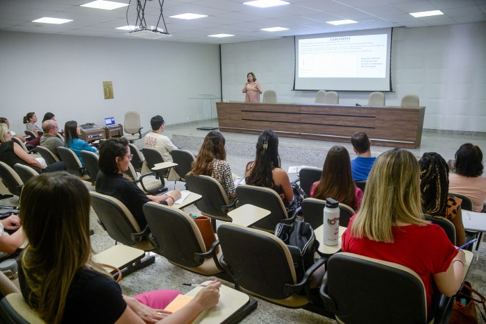 Médicos da rede pública e particular participam do momento - Fotógrafo:Raiza Milhomem / Semus Palmas