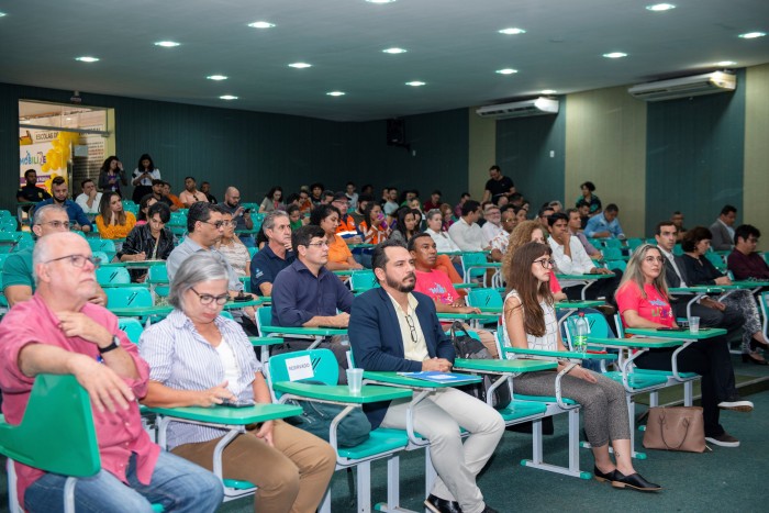 2ª Audiência Pública do PlanMob foi realizada no Auditório da ETI Padre Josimo - Avenida ACSUNO 40 (301Norte) - Fotógrafo:Regiane Rocha/Secom Palmas