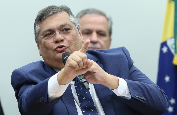 Dino promete tomar providências legais contra Telegram