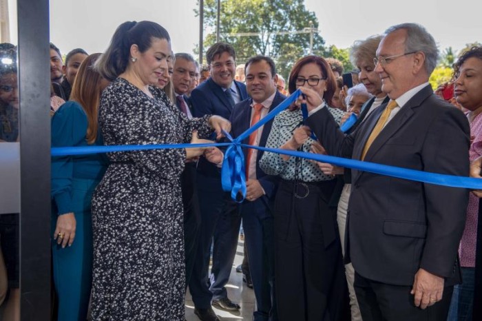 Prefeita Cinthia e autoridades de diversos órgãos, durante a inauguração do NAI - Fotógrafo:Luciana Pires