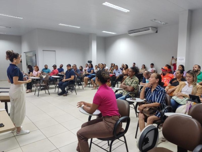 Mais de 90 trabalhadores passam por capacitação com a Vigilância Sanitária - Fotógrafo:Divulgação