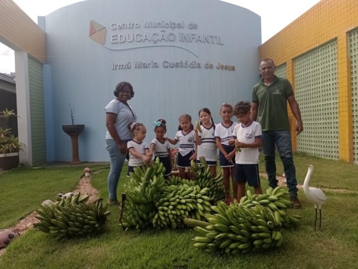 Frutas vão complementar a merenda escolar, beneficiando cerca de 370 alunos matriculados na unidade - Fotógrafo:Divulgação