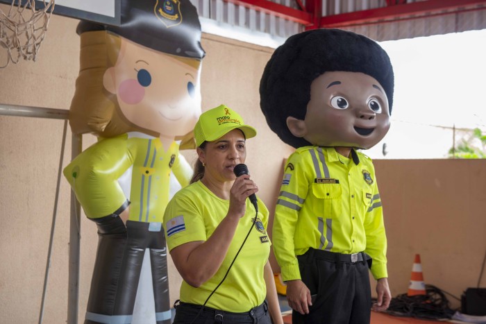 Campanha Maio Amarelo desenvolve palestras educativas nas universidades e escolas e conta com a presença do mascote 'Amarelinho' - Fotógrafo:Luciana Pires/Secom Palmas