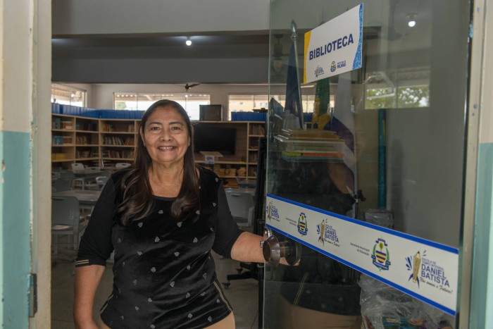 Moro pertinho da ETI Daniel Batista, sou vigilante com andamento da escola ressalta Maria de Lourdes - Fotógrafo:Luciana Pires/Secom Palmas