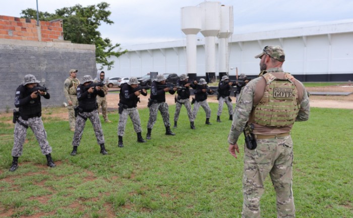  Em Palmas, Grupo de Operações Especiais da Polícia Civil ministra treinamento a policiais penais