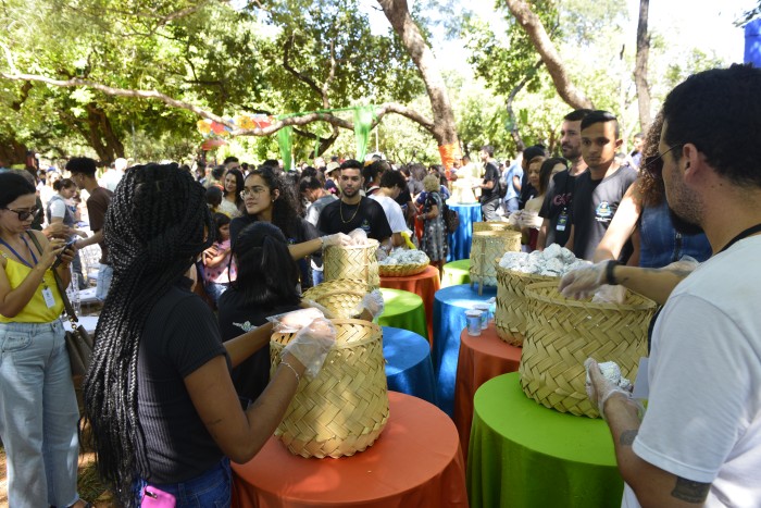 Fatias de bolo gelado distribuídos no encerramento de evento - Fotógrafo:Luciana Pires/Secom Palmas