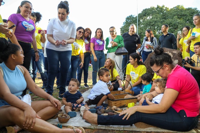 A prefeita Cinthia Ribeiro reforçou sobre o direito de brincar que toda criança deve ter - Fotógrafo:Edu Fortes/Secom Palmas