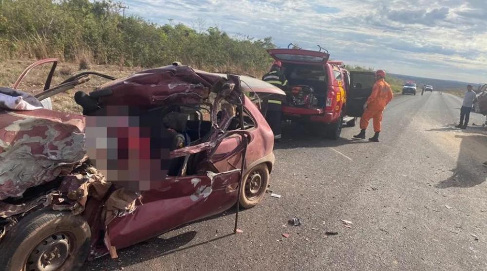 Batida entre carro e caminhão caçamba mata um idoso de 64 anos na TO-010