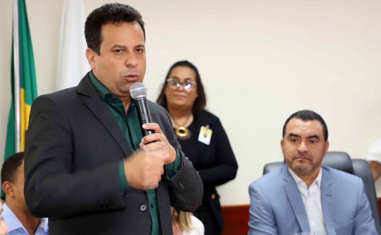 Governo do Tocantins entrega 735 computadores que vão beneficiar 1.859 estudantes em 20 escolas estaduais