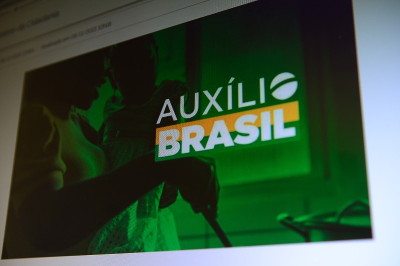 Caixa paga Auxílio Brasil a beneficiários de NIS de final 4